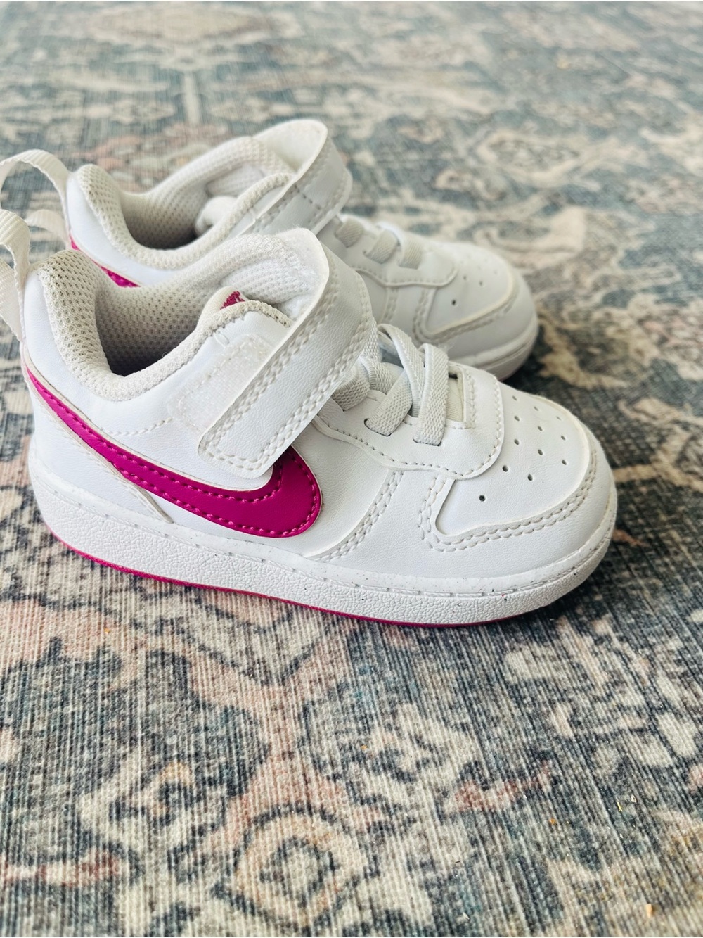 Nike size 6 toddler White Sneakers with Pink Accent - Casual Velcro Shoes